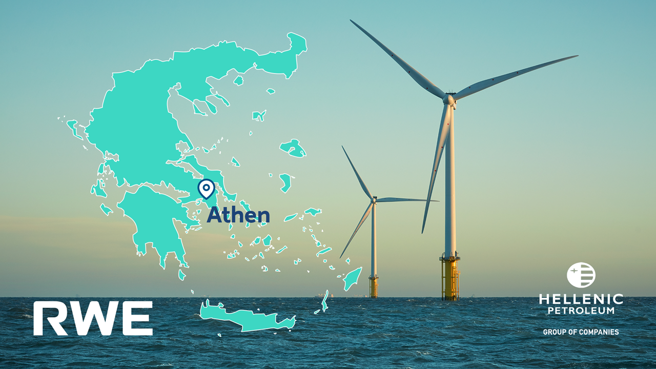 Eine Karte hebt Athen, Griechenland, hervor, mit Offshore-Windturbinen im Hintergrund, die erneuerbare Energie zeigen.