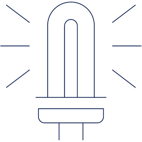 Eine einfache Umrisszeichnung einer Glühbirne mit Lichtstrahlen, die von der Basis ausgehen.