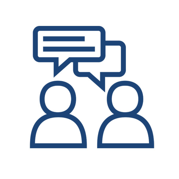 Zwei stilisierte Personen, die miteinander sprechen, mit Sprechblasen über ihren Köpfen.