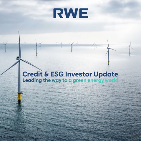 Mehrere Windturbinen auf dem Wasser, mit einem grauen Himmel darüber und dem Text zur ESG-Investor-Update von RWE.