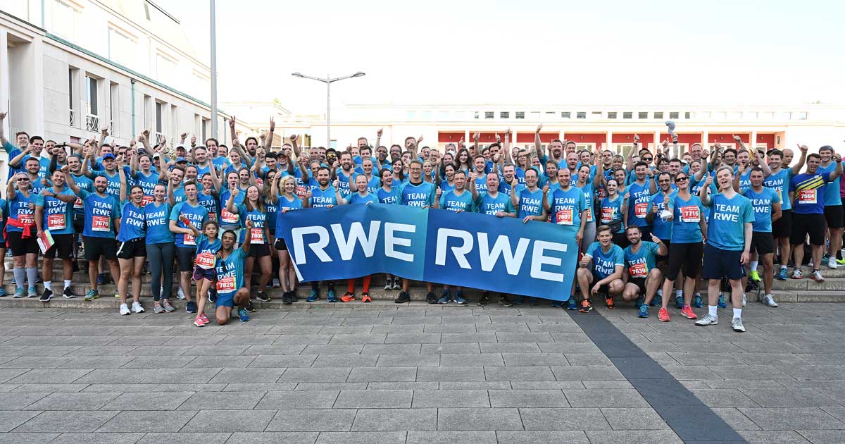 Official image for RWE fulfils jersey dreams youth-sports project