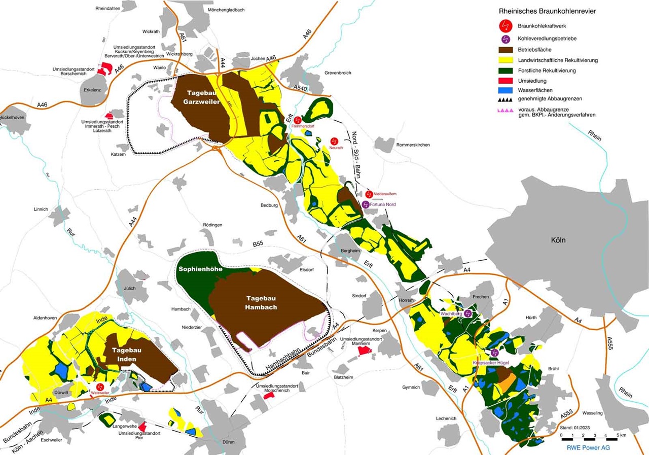 Karte des Rheinischen Braunkohlenreviers mit Tagebauen, Umweltschutzgebieten und Infrastruktur.